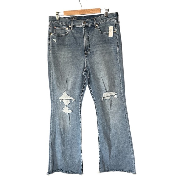 NWT GAP 70’s Flare High Rise - Picture 2 of 11